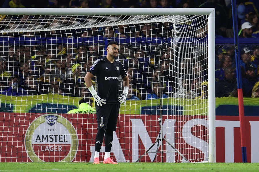 CHIQUITO./ Romero, titular en el arco de Boca.