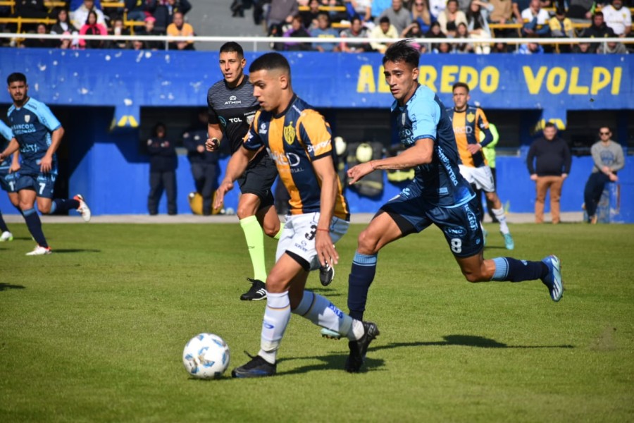 ATL&Eacute;TICO DE RAFAELA NO PUDO CON ATLANTA EN VILLA CRESPO