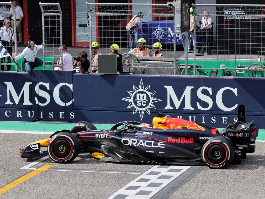 Max Verstappen se impuso con el Red Bull en el circuito de  Imola.