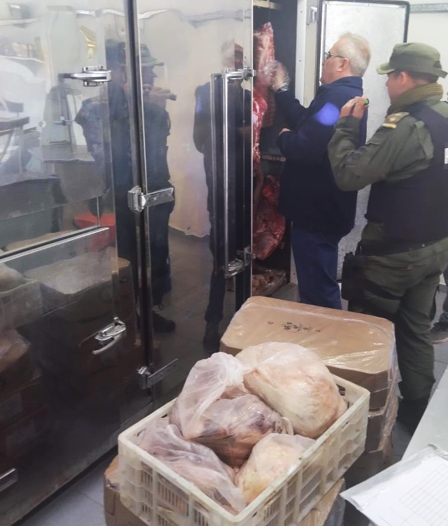 Los Pumas y ASSAL hallaron 300 kg de carne de dudosa procedencia en carnicer&iacute;as.