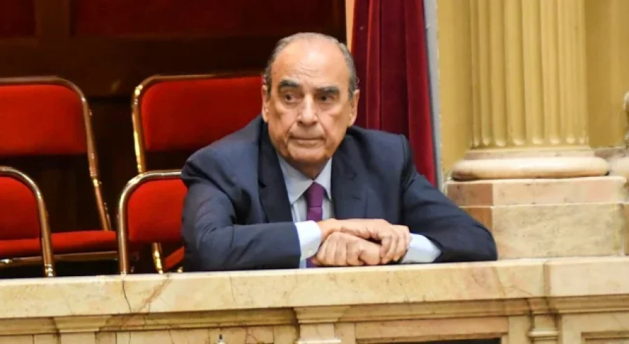 El ministro del Interior, Guillermo Francos, en Diputados cuando se trat&oacute; la Ley Bases.