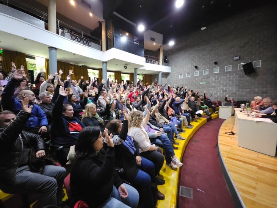 El Plenario de ATE acept&oacute; por amplio margen la oferta salarial de la Provincia.