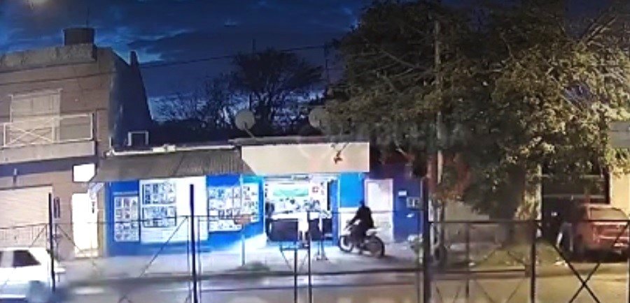 El militar, de 43 a&ntilde;os, fue abordado cuando entraba su auto al garaje.