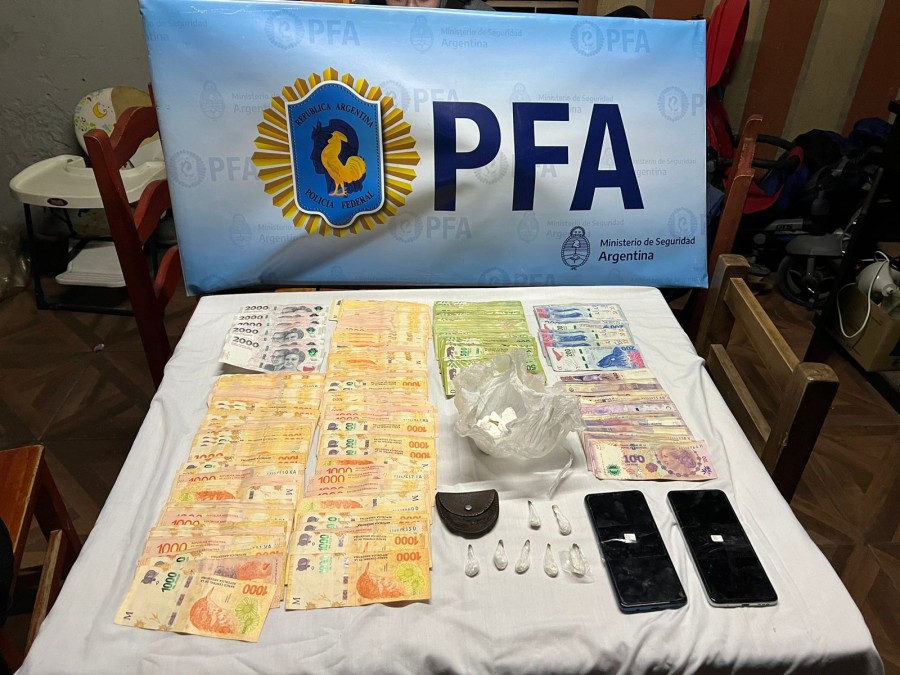 Se secuestraron coca&iacute;na, dinero y celulares.