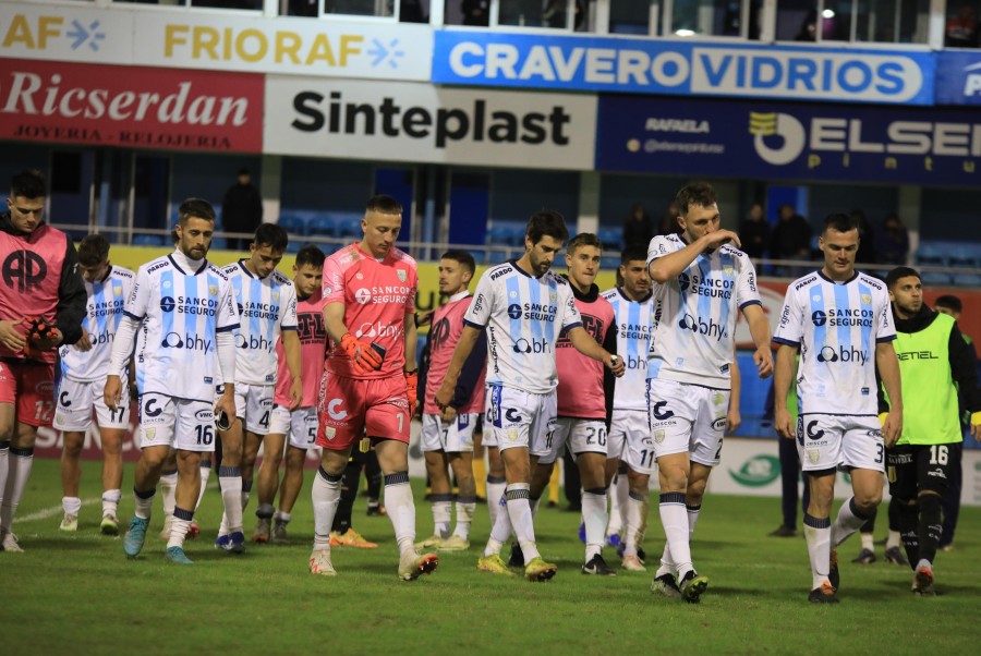 OTRA P&Aacute;LIDA IM&Aacute;GEN Y NUEVA DERROTA DE LA CREMA