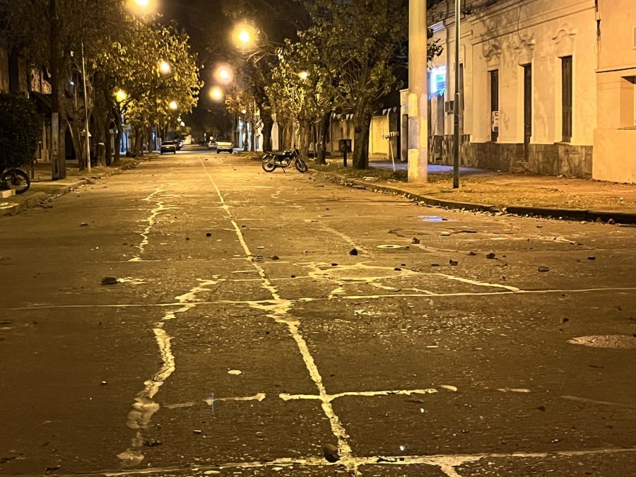CALLE V&Iacute;CTOR MANUEL, TRAS LA BATALLA ENTRE LA BARRA Y LA POLIC&Iacute;A