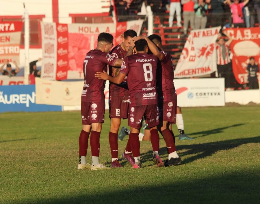 SEGUIR SUMANDO./ Duelo clave para el Le&oacute;n.
