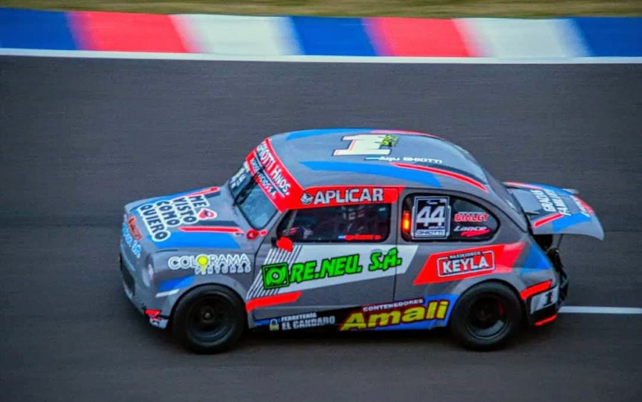 Agust&iacute;n Ghiotti y su invitado Niki Perren vencieron en las finales del Fiat 600.