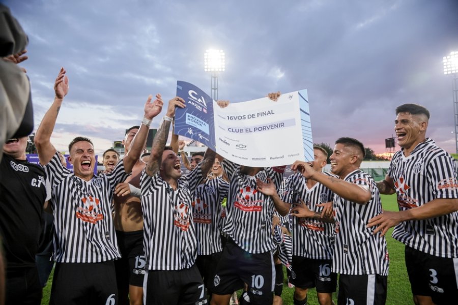 EQUIPO SORPRESA./ Viene de eliminar a Lan&uacute;s.