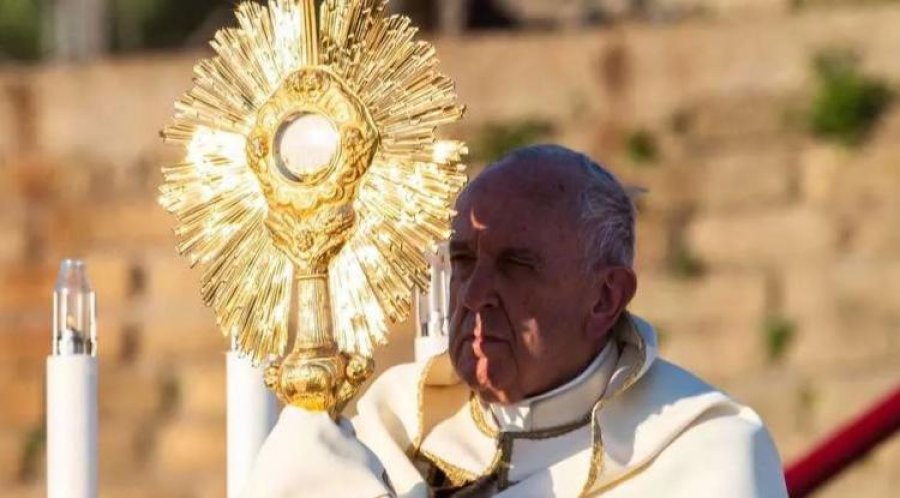 Corpus Christi el Papa presidir&aacute; la celebraci&oacute;n en San Juan de Letr&aacute;n.