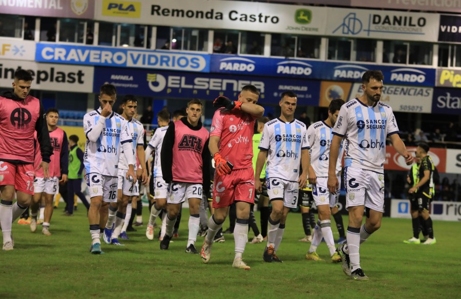 A LEVANTAR CABEZA. / Atl&eacute;tico de Rafaela visita a Col&oacute;n con la intenci&oacute;n de volverse con una victoria que ser&iacute;a fundamental para levantar desde todo punto de vista.