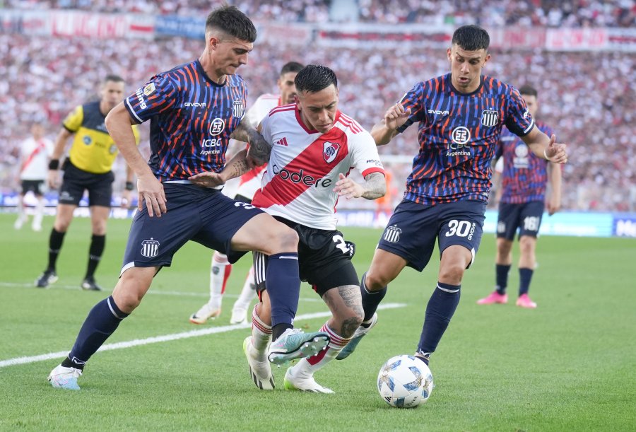 ENTRE SI./ Dos de los tres equipos argentinos que clasificaron deber&aacute;n cruzarse.