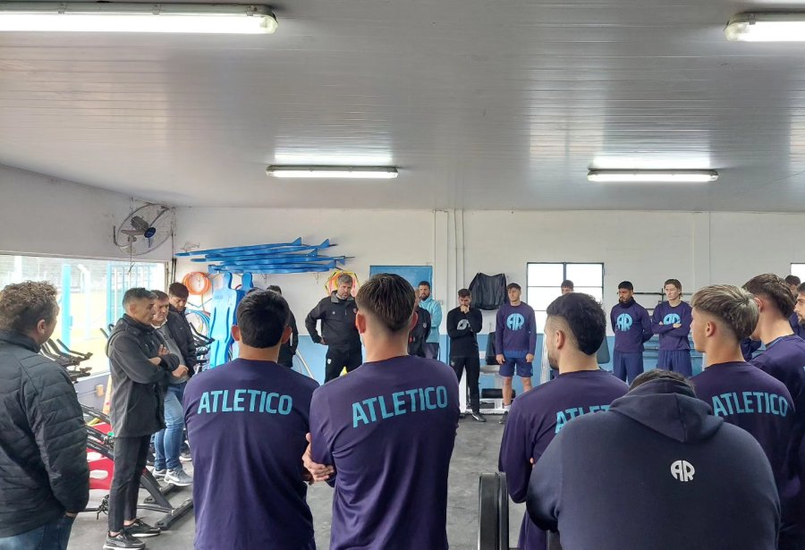 TOMA PROTAGONISMO./ Iv&aacute;n Ju&aacute;rez, el d&iacute;a que fue presentado al plantel como Director Deportivo.