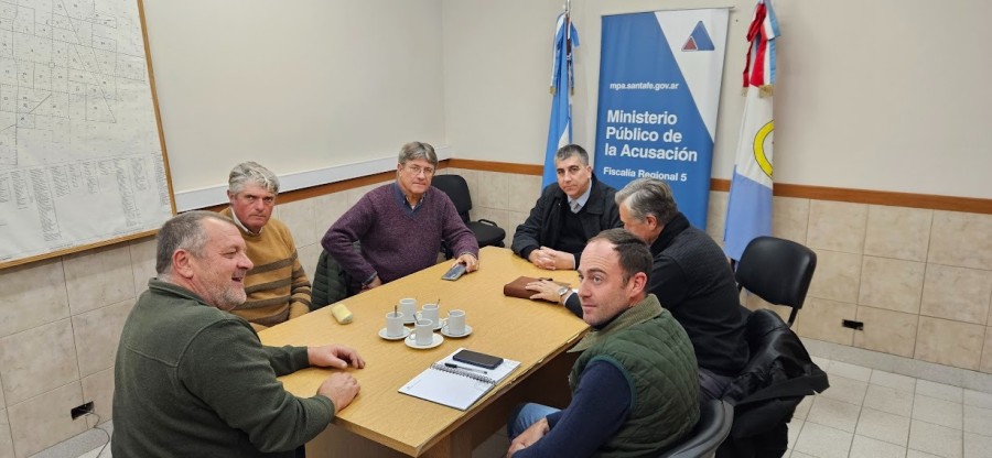 En la reuni&oacute;n se acord&oacute; mantener contactos constantes para poder buscar soluciones contra los delitos rurales que crecen.