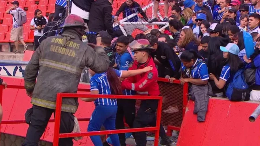 CASTIGO./ Los hinchas terminaron perjudicando al equipo.