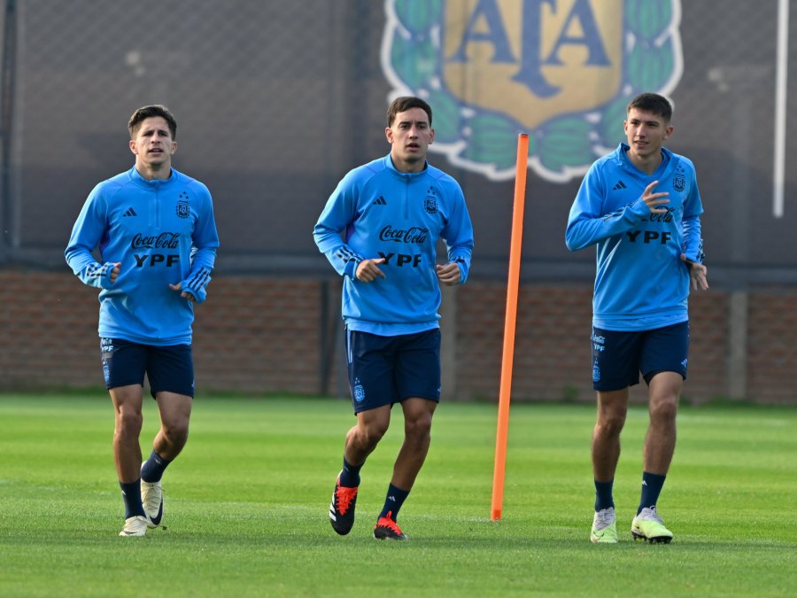 A LA CANCHA./ Empieza el rodaje rumbo a Par&iacute;s.