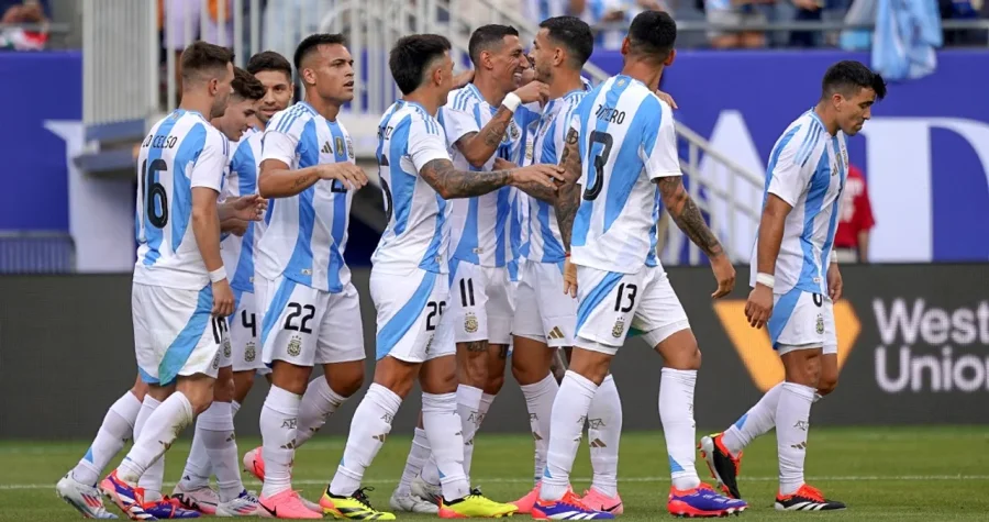 El festejo del 1-0 de Argentina ante Ecuador en Chicago, en un amistoso.