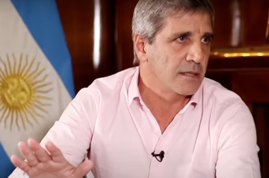 Caputo durante la entrevista con Luis Majul.