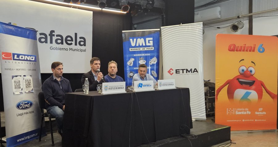 Hugo Morel, Leonardo Viotti, Andr&eacute;s Viotti y Gustavo Belinde durante el lanzamiento de la Carrera de los $ 8 millones.