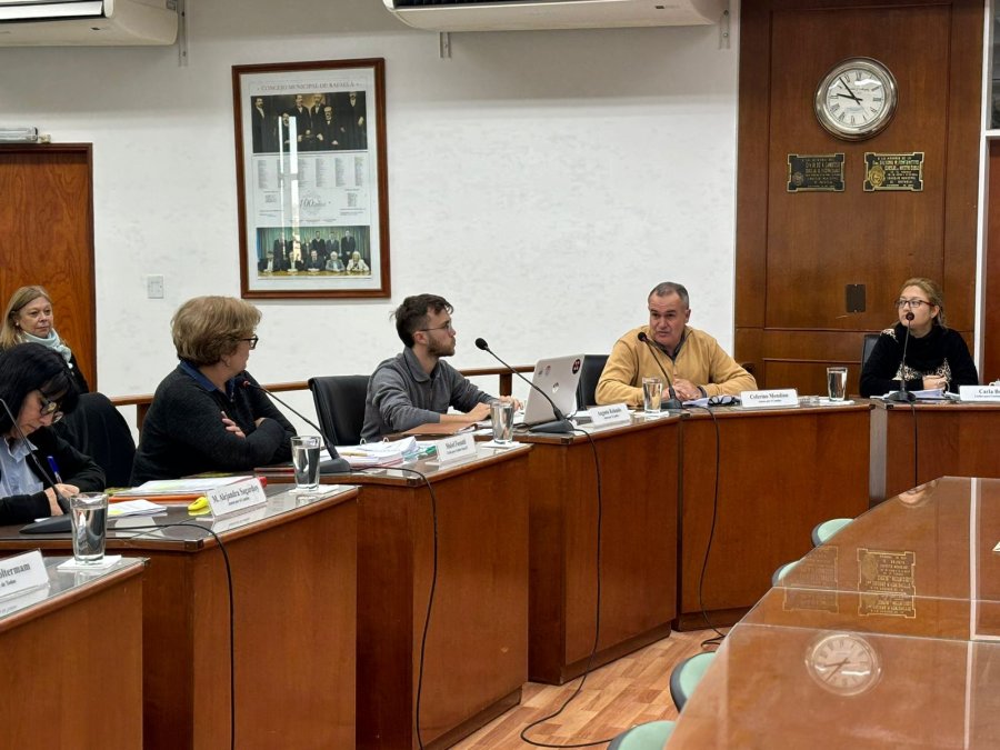 REUNION DE COMISION. Como casi todos los lunes, los concejales debatieron los proyectos que ser&aacute;n votados en la sesi&oacute;n del jueves.