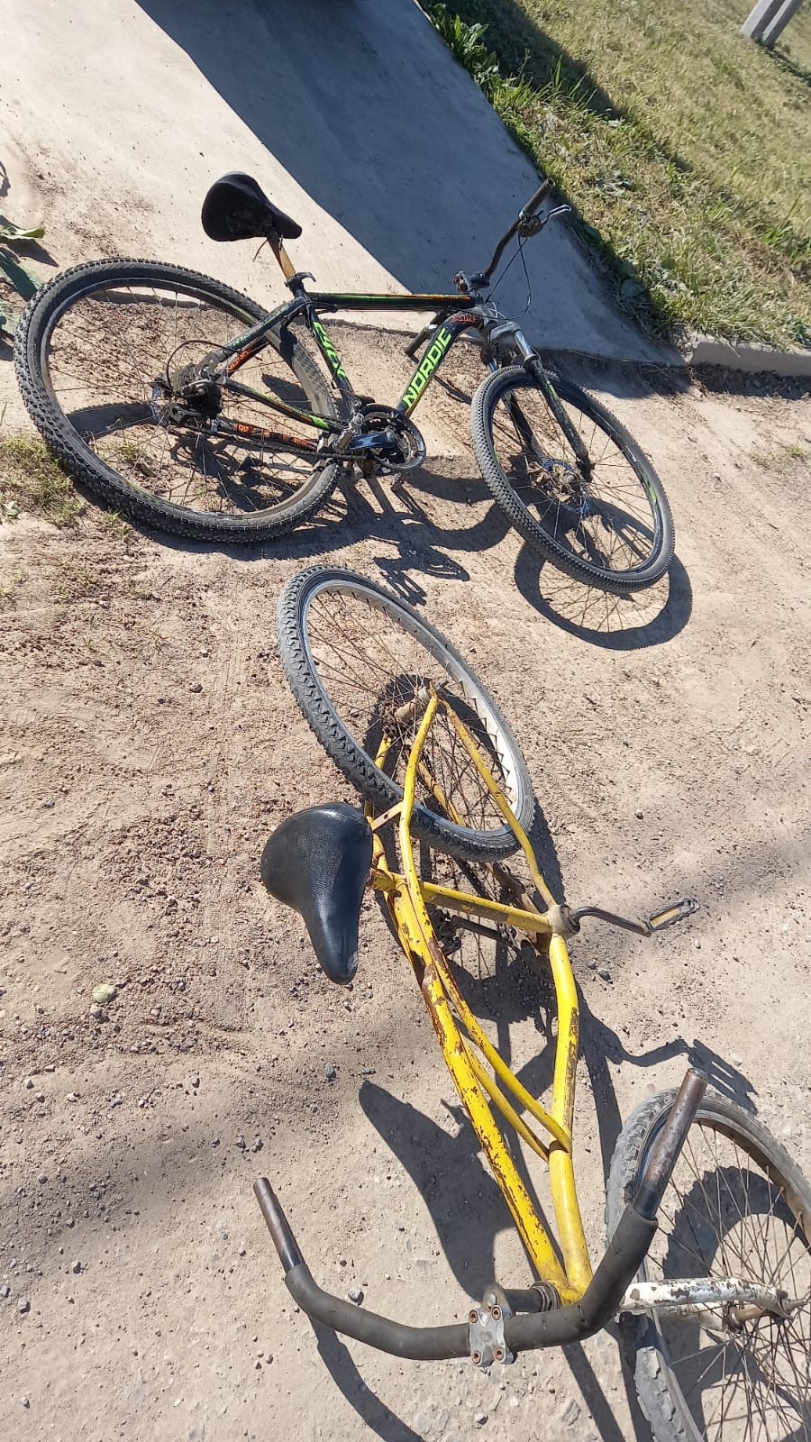 Las dos bicicletas que fueron parte del incidente.