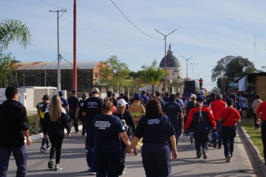 Peregrinaci&oacute;n de Bomberos Voluntarios al santuario de Itat&iacute;.