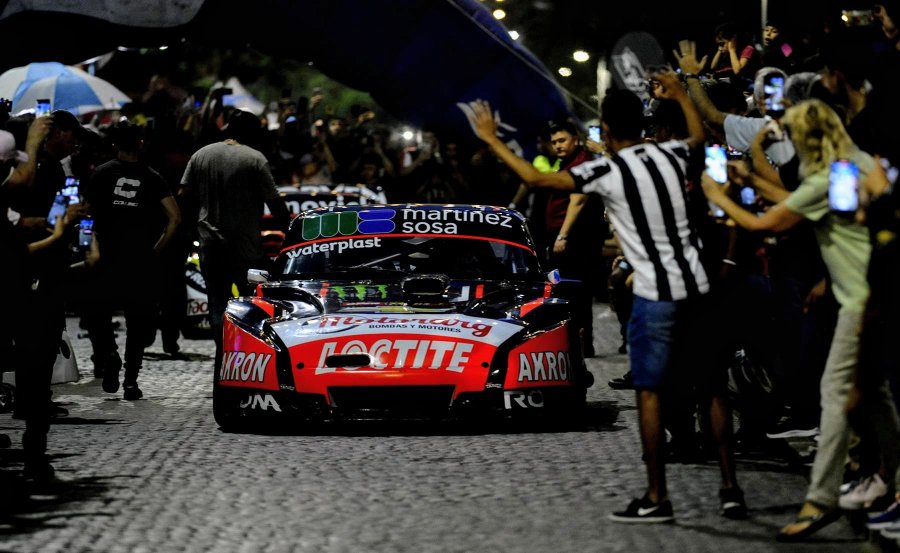 Los autos de competici&oacute;n en octubre del a&ntilde;o pasado en el bulevar Santa Fe.