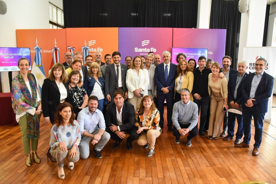 El gobernador Pullaro encabez&oacute; la firma del Acta Constitutiva de la Mesa Permanente de Salud de la Regi&oacute;n Centro.