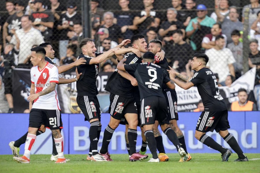 HIST&Oacute;RICO TRIUNFO DEL MALEVO ANTE RIVER