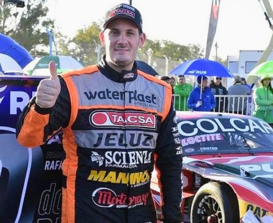 SANTIAGO MANGONI. Festej&oacute; el 11 de junio en la primera competencia del Turismo Carretera en la temporada pasada.