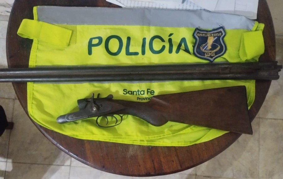 La escopeta secuestrada en un operativo en ruta jurisdicci&oacute;n de Tostado.