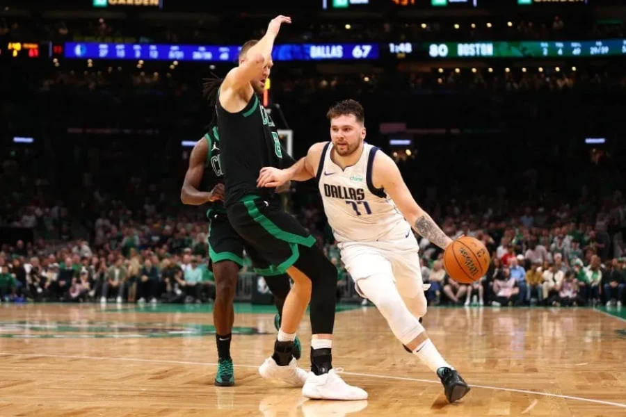 &iexcl;QUE JUGADOR! Luka Doncic mantiene vivo a Dallas.