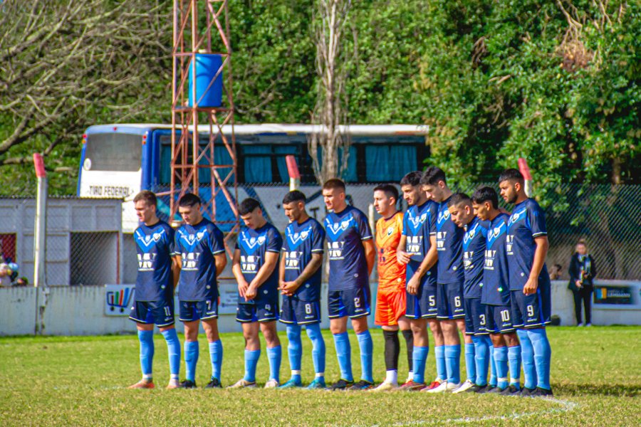 PUNTERO./ El equipo de Mois&eacute;s Ville tiene un buen torneo.