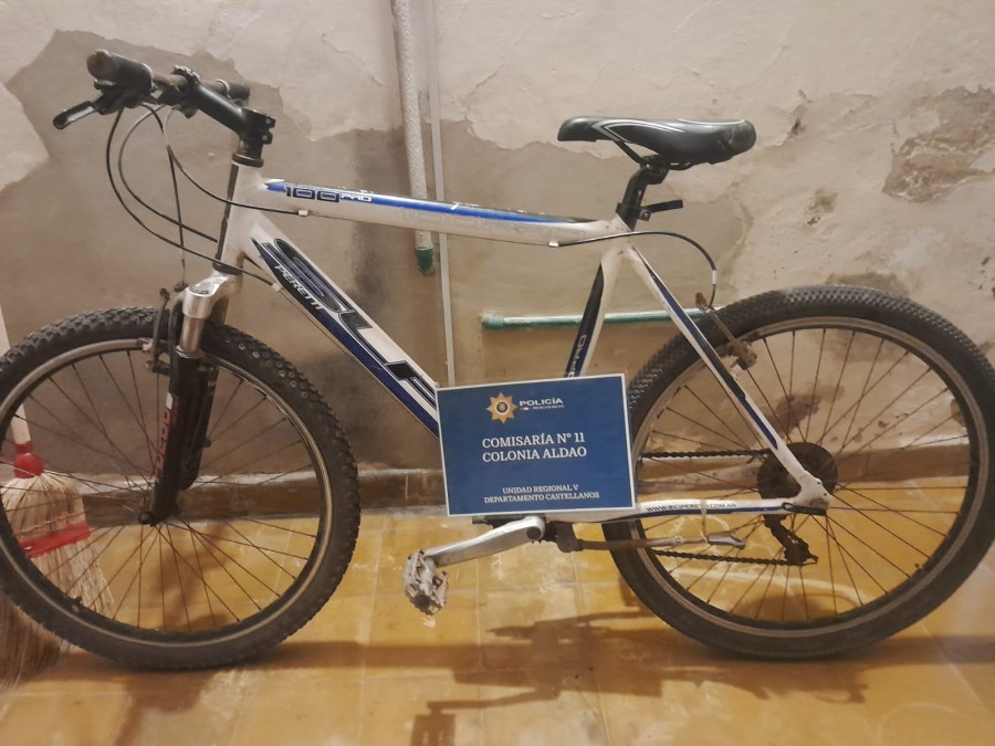 Una bicicleta SLP 100 Pro fue hallada tirada en un zanj&oacute;n en Aldao.