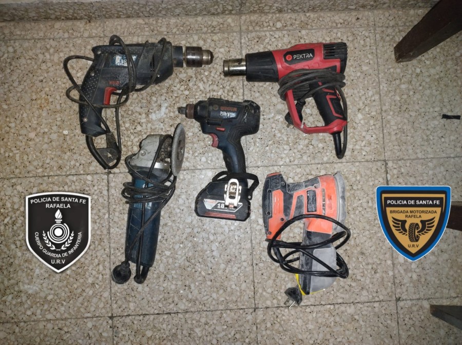 Las herramientas recuperadas por GUR y la Polic&iacute;a.