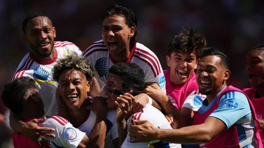 ARRIBA LA VINOTINTO./ Reaccion&oacute; y se llev&oacute; el triunfo.