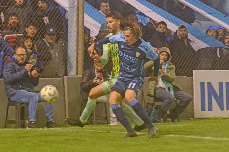 ATL&Eacute;TICO DE RAFAELA CAY&Oacute; CON ALDOSIVI EN EL MONUMENTAL