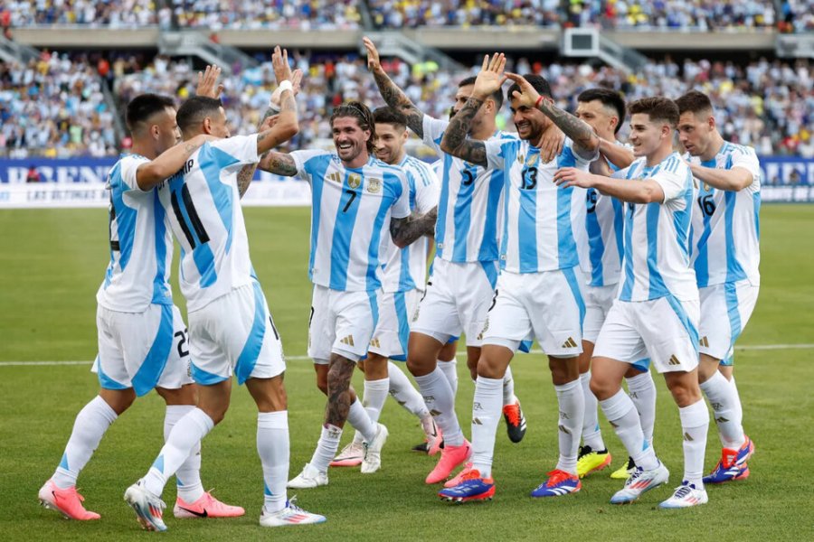 Argentina viene de ganarle 2 a 0 a Canad&aacute;.