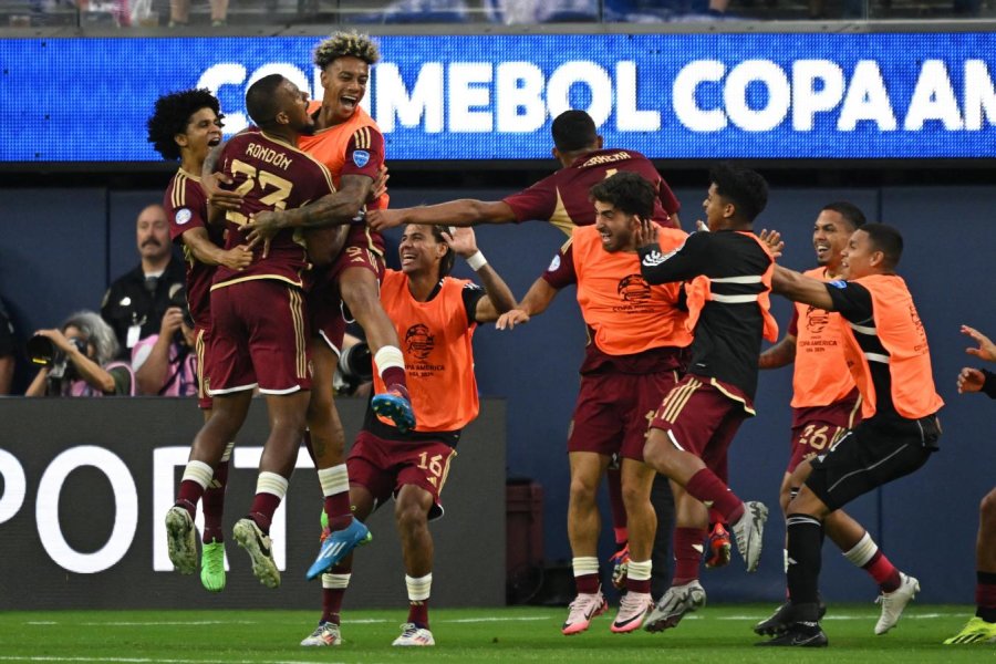 LA VINOTINTO SUPER&Oacute; A M&Eacute;XICO Y SE METI&Oacute; EN CUARTOS