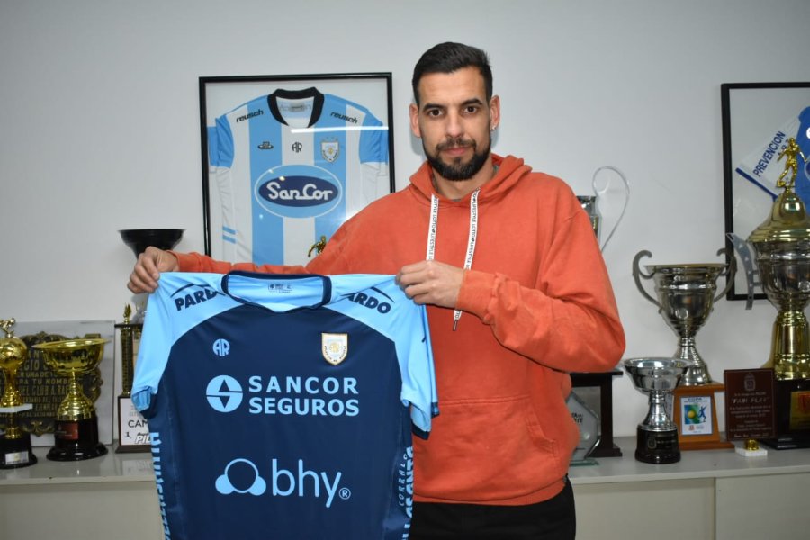 LLEG&Oacute; UN ARQUERO. Emanuel Bilbao, ex Instituto, es nuevo jugador albiceleste