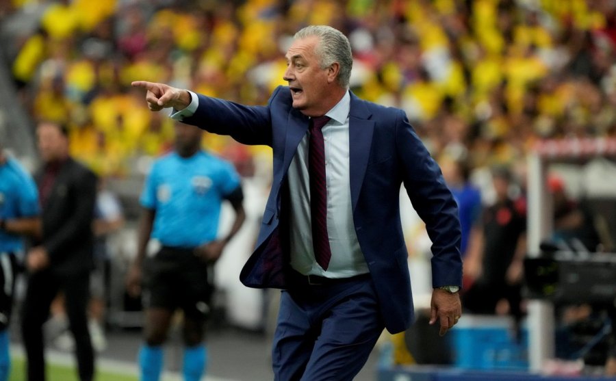 Gustavo Alfaro&nbsp;se tom&oacute; con filosof&iacute;a el duro golpe ante Colombia