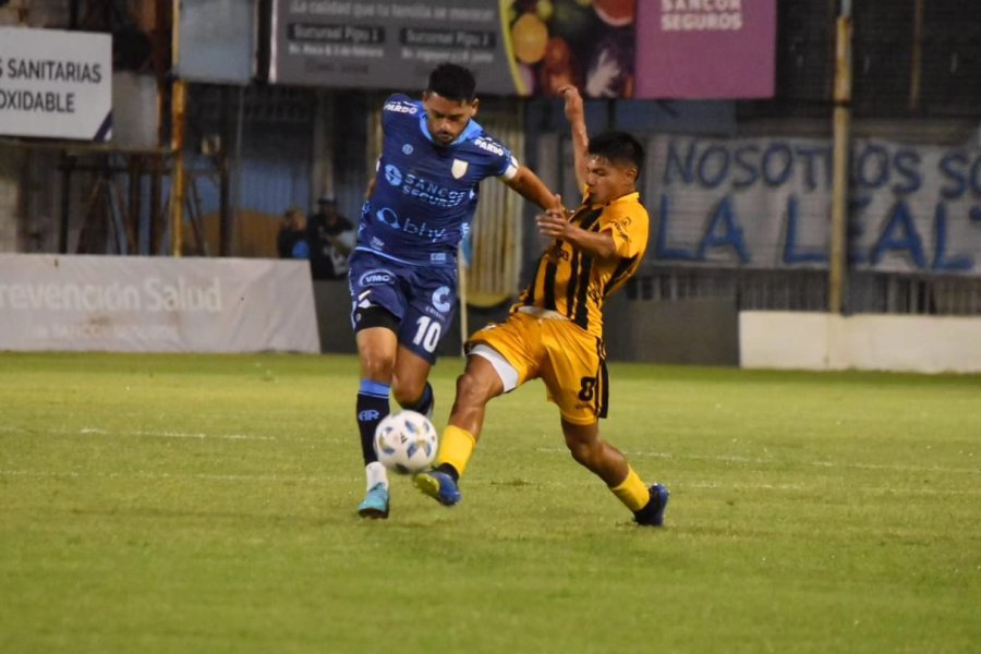 LA CREMA BUSCAR&Aacute; GANARLE POR PRIMERA VEZ A MITRE DE SANTIAGO DEL ESTERO