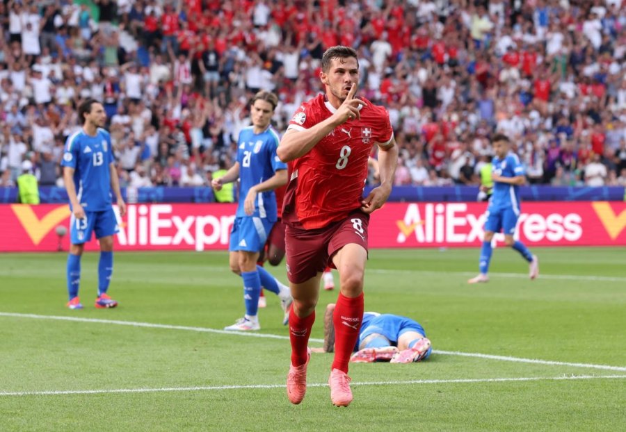 SUIZA SUPER&Oacute; A ITALIA, EL &Uacute;LTIMO CAMPE&Oacute;N, Y AVANZ&Oacute; A CUARTOS DE LA EURO