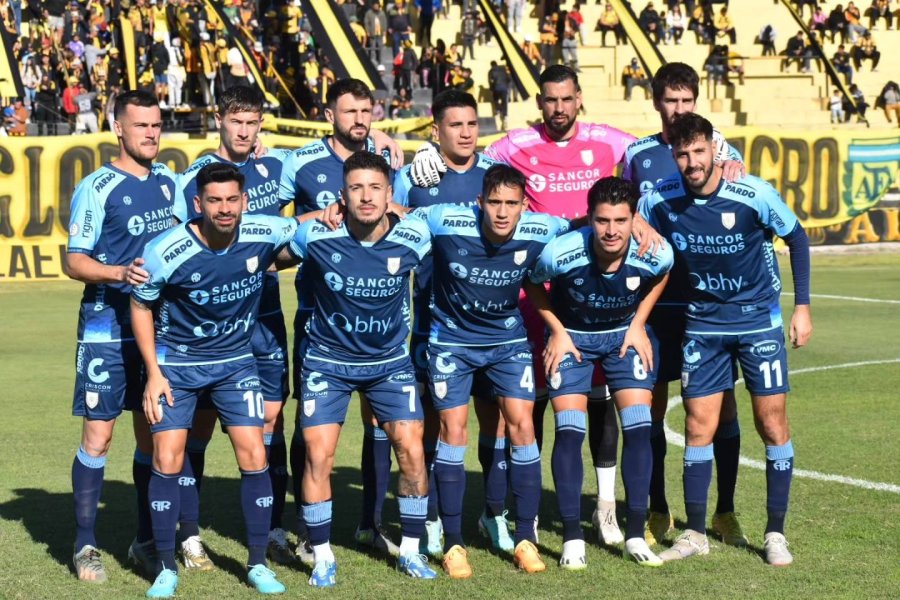 LA CREMA SUM&Oacute; SU SEXTA CA&Iacute;DA AL HILO