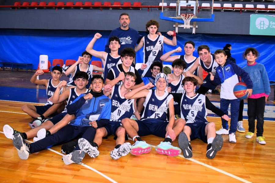 GRAN CAMPA&Ntilde;A./ El festejo de los chicos de la BH tras lograr el primer objetivo de ser finalistas.