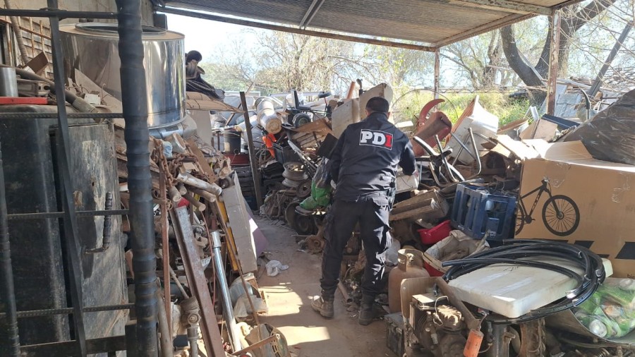 Se secuestraron armas y 600 toneladas de metales de dudoso origen y se clausuraron los dep&oacute;sitos.
