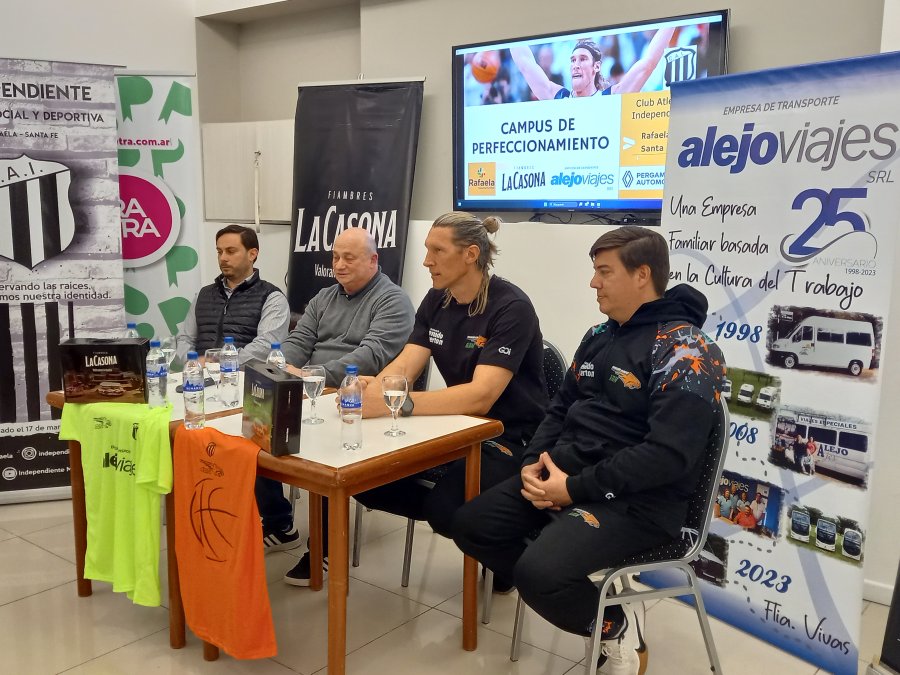 CONFERENCIA. Morel, Vitaloni, Herrmann y Pagura.