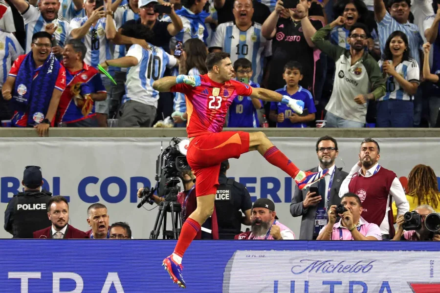 EL 1 DE LA SELECCI&Oacute;N VOLVI&Oacute; A TENER UNA ACTUACI&Oacute;N BRILLANTE