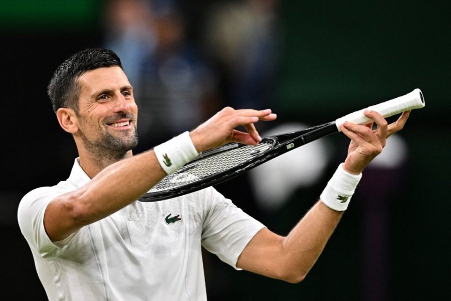 Nole qued&oacute; hecho un viol&iacute;n y su operaci&oacute;n de rodilla es historia.