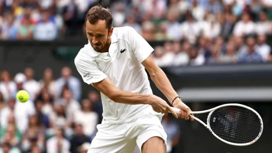 El ruso se meti&oacute; en las semifinales del tercer Grand Slam de la temporada.